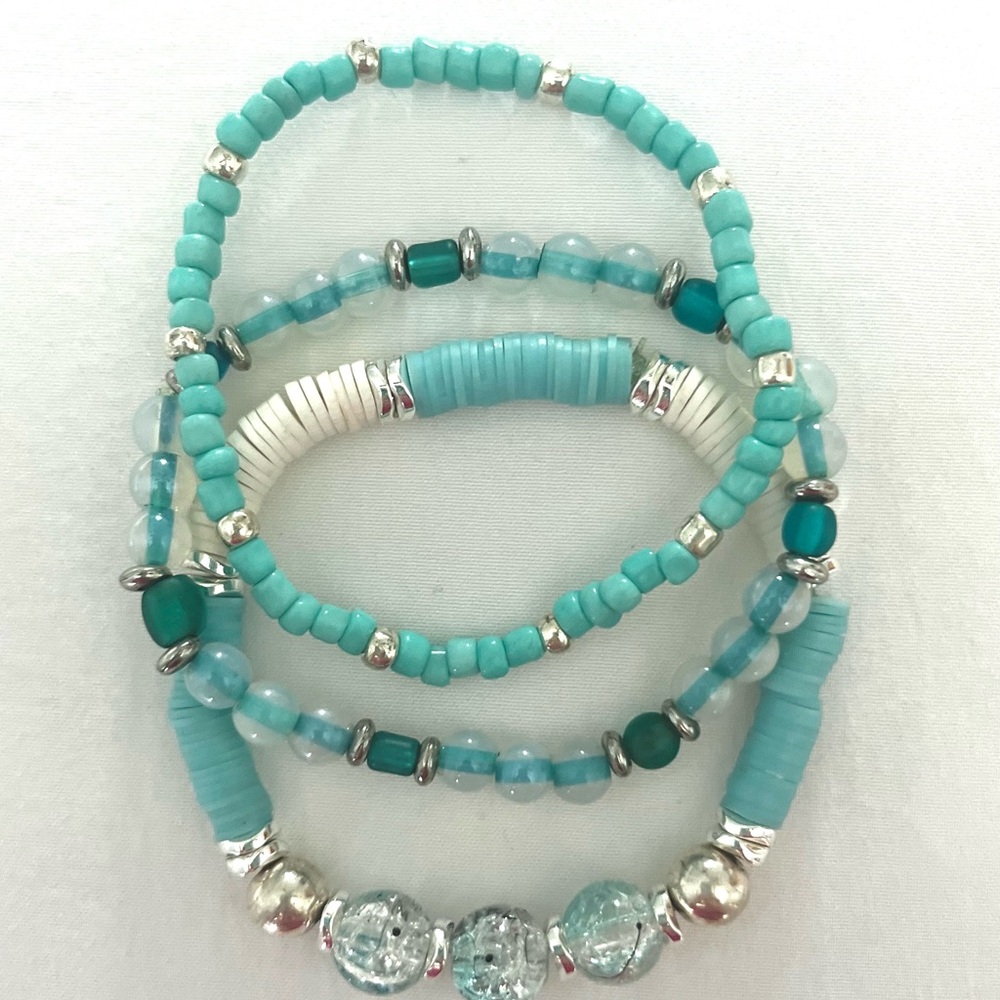 Handmade Turquoise Beaded Bracelet Set - Picture 4 of 5